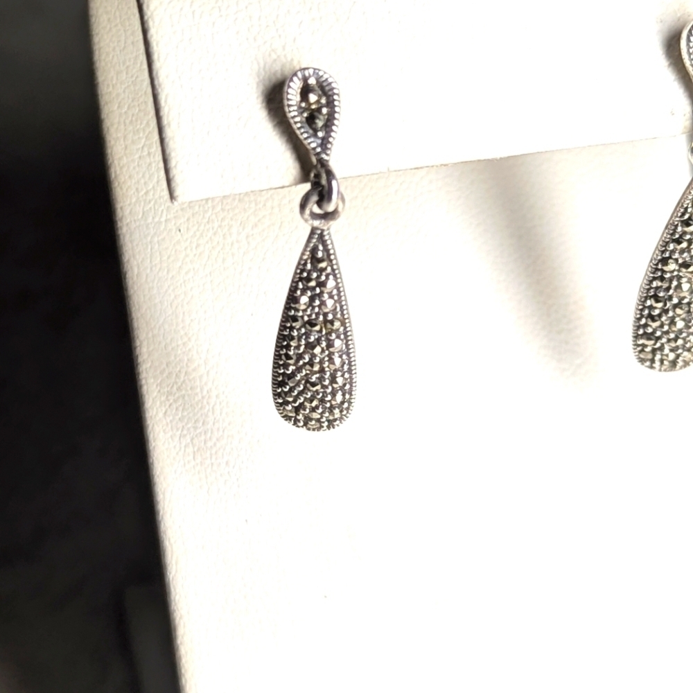 Vintage Sterling Silver and Marcasite Drop Pierced Earrings - Picture 7 of 9